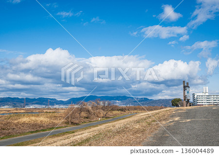 大阪府枚方市冬季淀川公園出口區域 大阪府枚方市冬季淀川公園出口區域 136004489