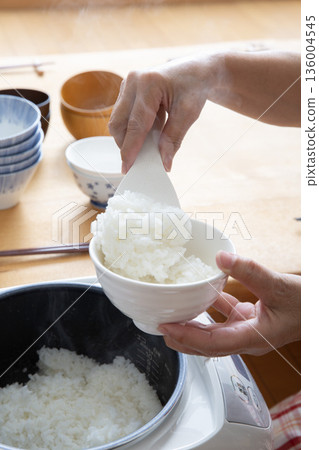 Freshly cooked rice from the rice cooker 136004545