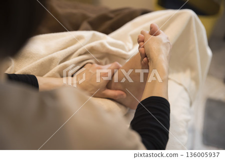 美容院足部按摩圖片 美容院足部按摩圖片 136005937