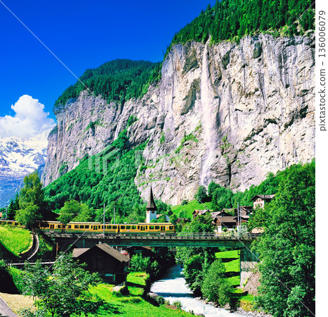 Spectacular views of Staubbach Falls in Lauterbrunnen 136006079