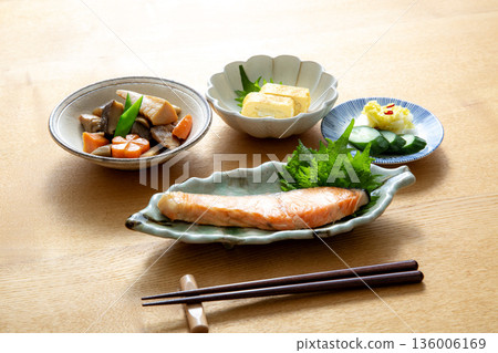 手繪日式小菜 手繪日式小菜 136006169