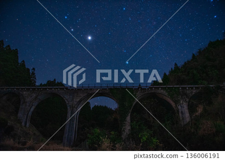 Kurikino Bridge (Kongono Bridge) and the starry sky Kurikino Bridge (Kongono Bridge) and the starry sky 136006191