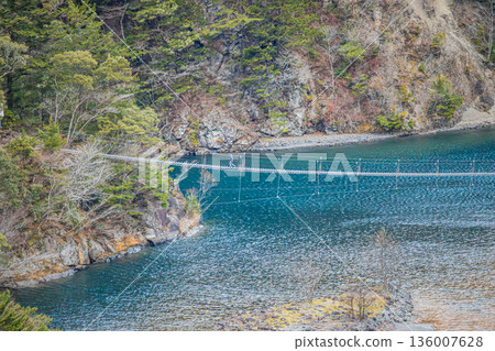 位於川根町（靜岡縣）的洲又峽夢幻大吊橋的景色 136007628