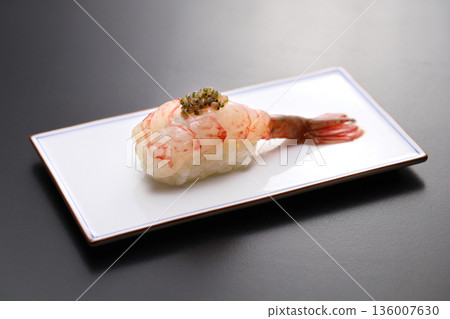 葡萄蝦握壽司 136007630