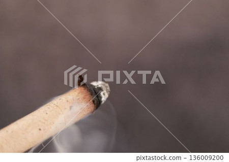 Moxibustion stick (from left) Moxibustion stick (from left) 136009200