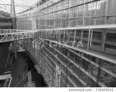 東京國際論壇玻璃空間與結構框架內部 東京國際論壇玻璃空間與結構框架內部 136009818