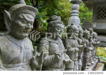 Smiling warior statues at Futagoji Temple, Kunisaki, Oita Smiling warior statues at Futagoji Temple, Kunisaki, Oita 136010045