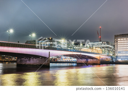 英國倫敦橋燈光秀 136010141