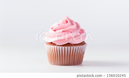 cupcake on white background 136010245