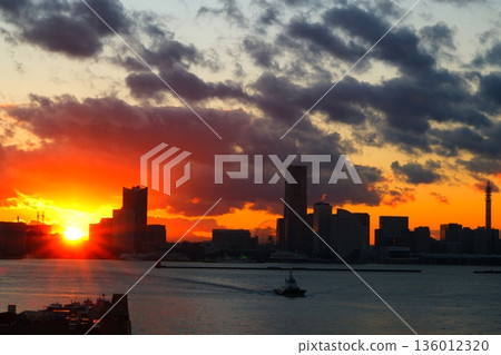 橫濱港未來日落 136012320
