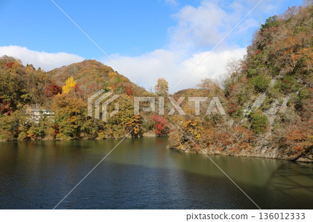 秋天的大石峽、新龍湖 136012333