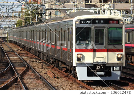 Keio Line 7000 series old paint Keio Line 7000 series old paint 136012478