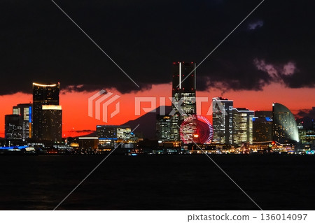 橫濱港未來的夜景 橫濱港未來的夜景 136014097