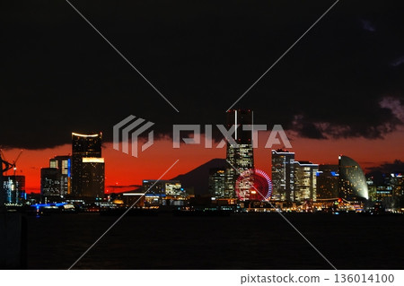 橫濱港未來的夜景 136014100
