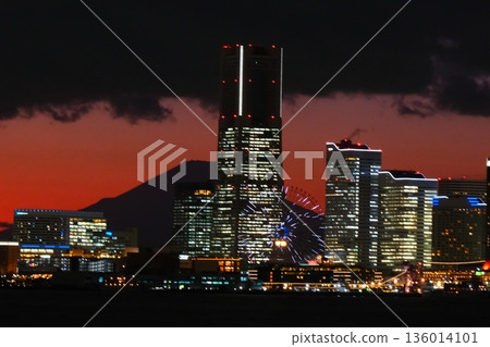 橫濱港未來的夜景 136014101