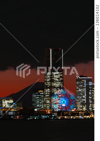 橫濱港未來的夜景 136014102