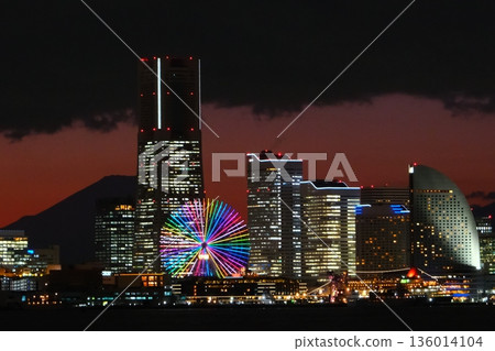 橫濱港未來的夜景 136014104