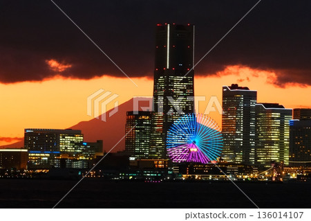 橫濱港未來的夜景 橫濱港未來的夜景 136014107