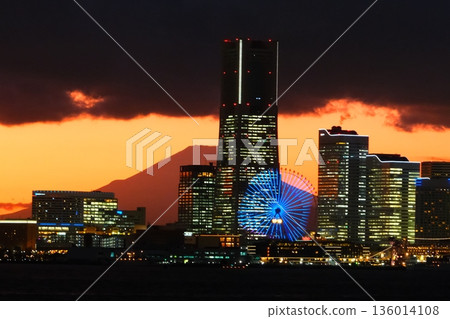 橫濱港未來的夜景 橫濱港未來的夜景 136014108