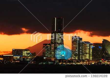 橫濱港未來的夜景 橫濱港未來的夜景 136014109