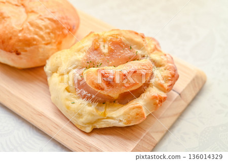 Homemade savory bread with ham and onion mayonnaise Homemade savory bread with ham and onion mayonnaise 136014329