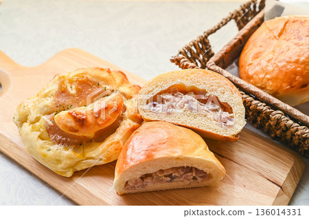 Homemade savory bread with ham and onion mayonnaise Homemade savory bread with ham and onion mayonnaise 136014331