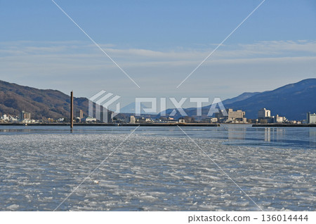 長野縣下諏訪町詰訪湖周邊 長野縣下諏訪町詰訪湖周邊 136014444