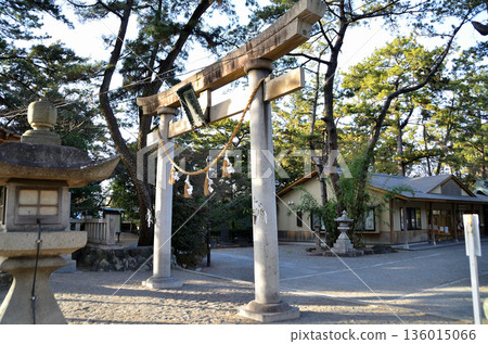 濱松八幡神社,位於靜岡縣濱松市中央區八幡町,是一處能量聖地。 濱松八幡神社,位於靜岡縣濱松市中央區八幡町,是一處能量聖地。 136015066