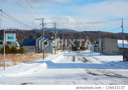 北海道清裡町千茂本線綠站前的景色 136015137