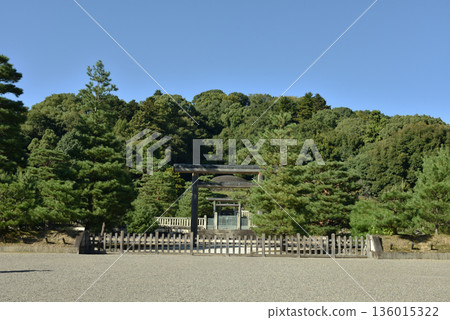 Empress Shoken, Fushimi Momoyama Eastern Tomb (Fushimi Ward, Kyoto City) 136015322