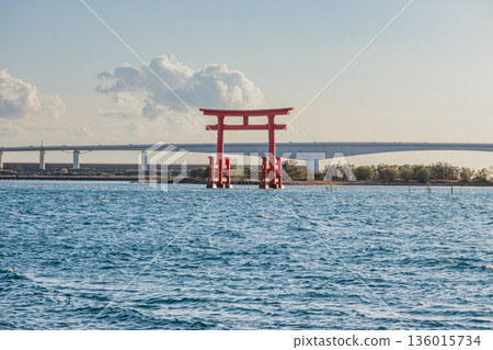 View of the red torii gates of Benten Island before sunset in Hamamatsu City (Shizuoka Prefecture) View of the red torii gates of Benten Island before sunset in Hamamatsu City (Shizuoka Prefecture) 136015734