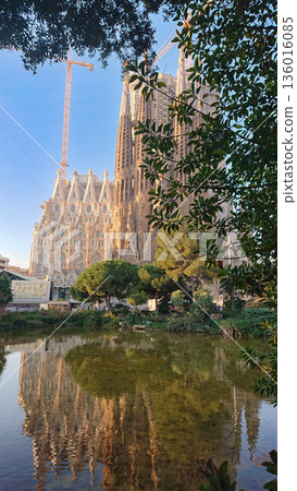 日出時的聖家堂 日出時的聖家堂 136016085