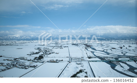 Snow-covered Kurobe River alluvial fan, view from near the mouth of the Kurobe River Snow-covered Kurobe River alluvial fan, view from near the mouth of the Kurobe River 136016452