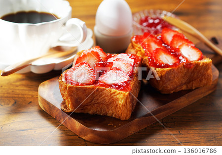 Breakfast image: Strawberry jam and buttered toast topped with fresh strawberries Breakfast image: Strawberry jam and buttered toast topped with fresh strawberries 136016786