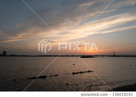 [Tokushima] Yoshino River at dusk 136018593