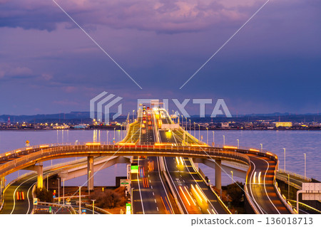 東京灣Aqua Line夜景 東京灣Aqua Line夜景 136018713