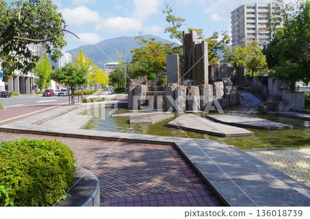 從吳市倉本街眺望水廣場 從吳市倉本街眺望水廣場 136018739