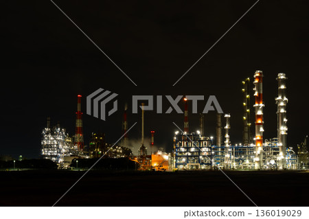 Factory night view, Ichihara City, Chiba Prefecture Factory night view, Ichihara City, Chiba Prefecture 136019029
