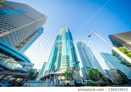 Tokyo, Higashi-Shinbashi: A super-wide view of skyscrapers 136019032
