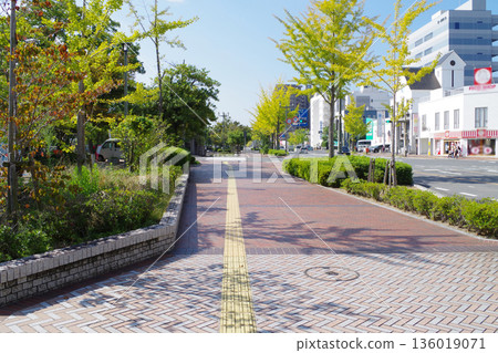 View of the Kuramoto Street sidewalk in Kure City View of the Kuramoto Street sidewalk in Kure City 136019071