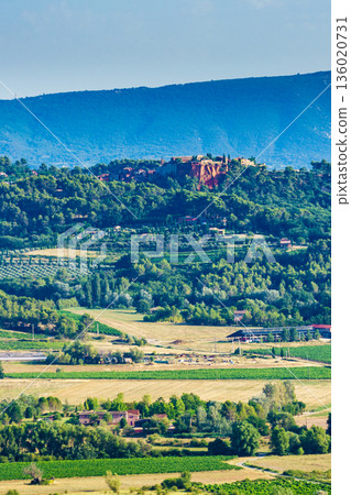 Red rocks in Roussillon, Provence France Red rocks in Roussillon, Provence France 136020731