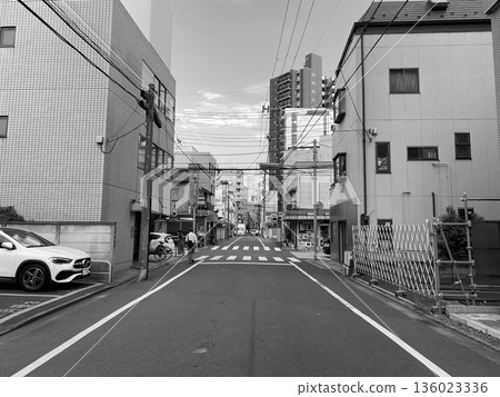 A photo capturing the mix of commercial and residential areas on a Tokyo street 136023336