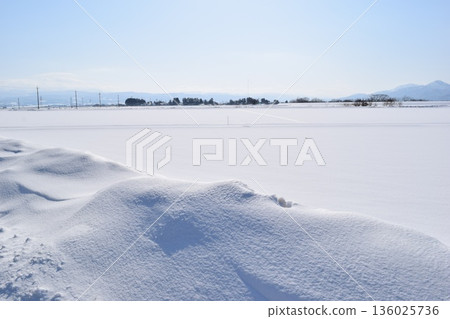 Snowy scenery in the Tohoku region Shonai, Yamagata Prefecture Snowy scenery in the Tohoku region Shonai, Yamagata Prefecture 136025736