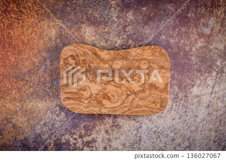 Wooden cutting board 136027067