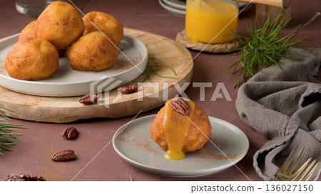 Traditional portuguese Christmas sweets Sonhos 136027150