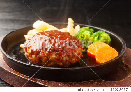 hamburger hamburger 136028087