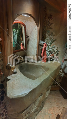 Hobbit Hole Scenery, Washbasin [Matamata, New Zealand] 136029075