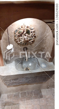 Hobbit Hole Scenery, Washbasin [Matamata, New Zealand] 136029080