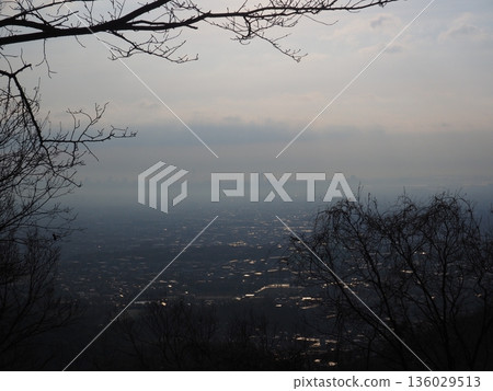 美妙的早晨景觀 136029513