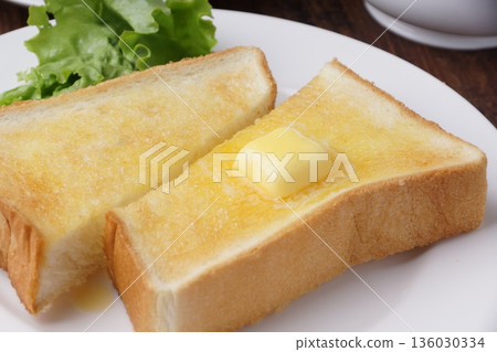 黃油吐司早餐 136030334